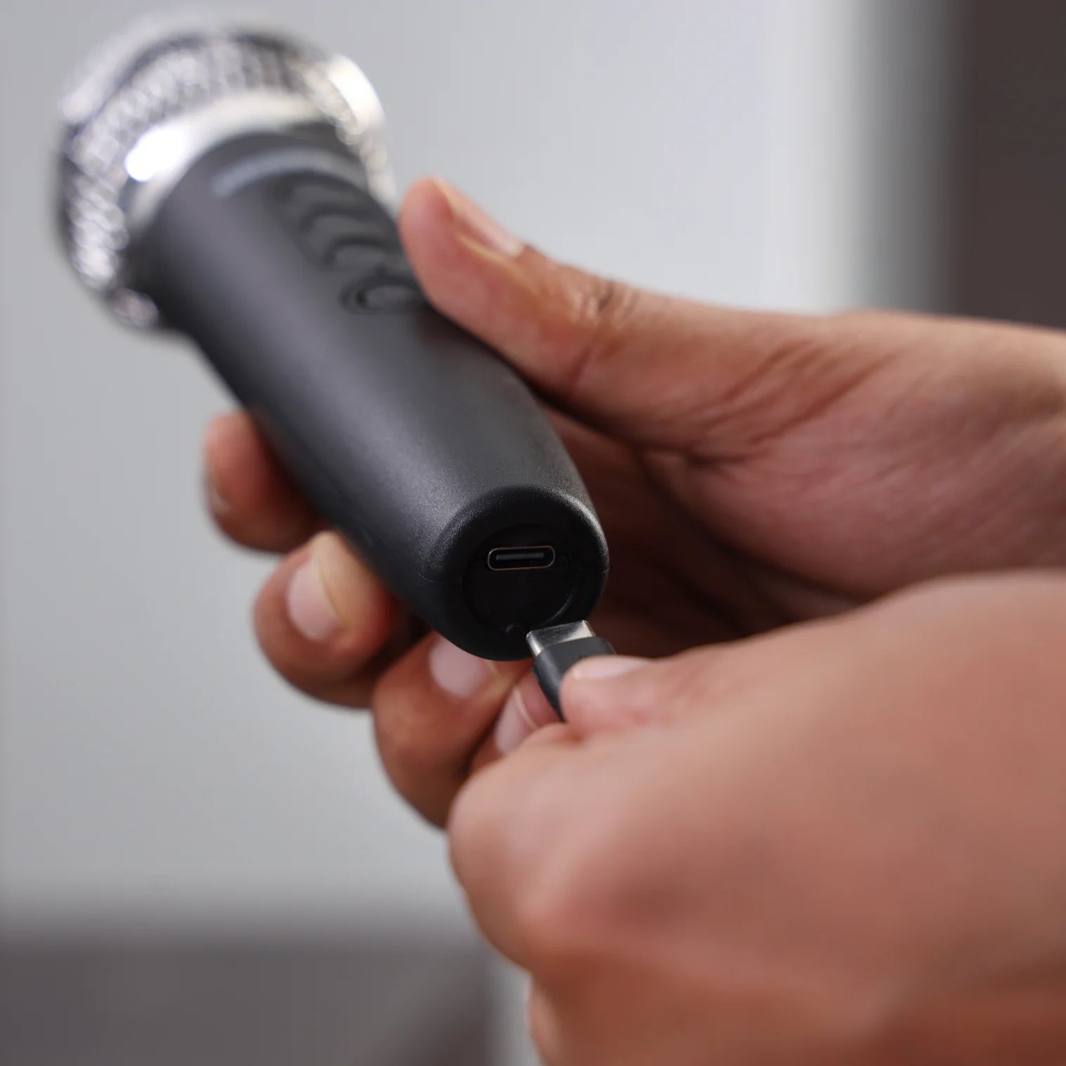 سبيكر Geepas GMS11193 20000W مع ميكروفون وإضاءة RGB