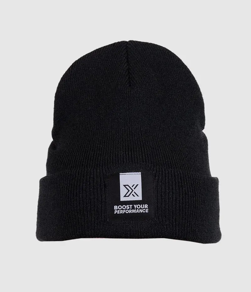 PATCH BEANIE Black – قبعة شتوية سوداء أنيقة