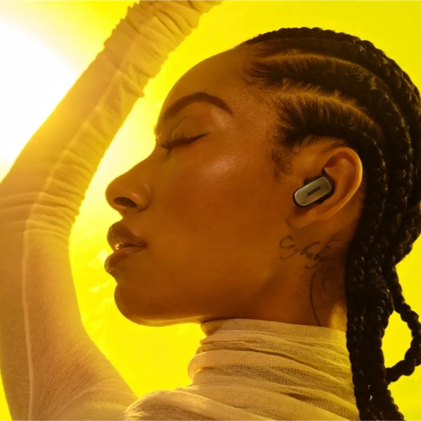 سماعات Bose QuietComfort Ultra مع صوت ممتاز وإلغاء الضوضاء