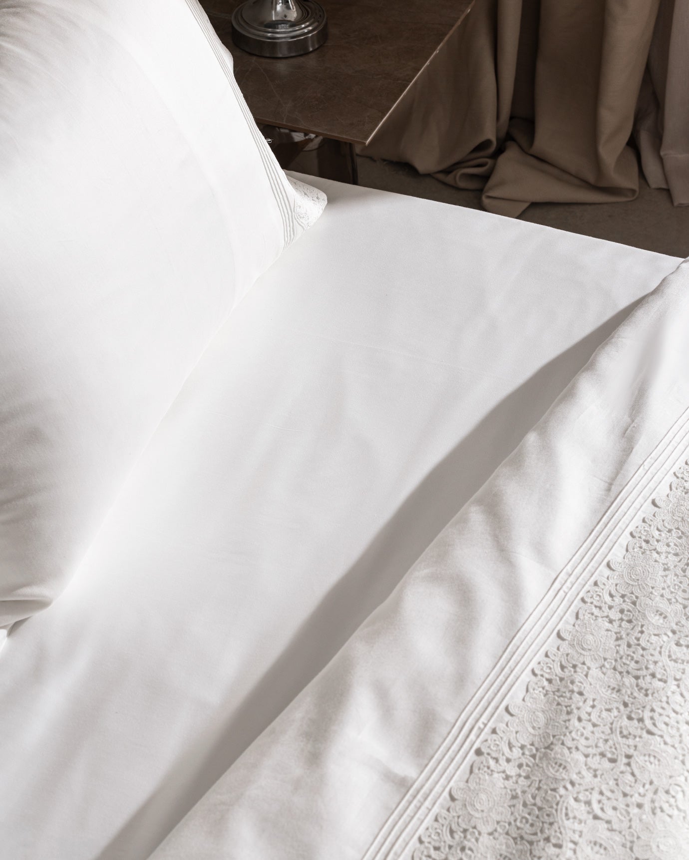 Marion Kıng Sıze Embroıdery Satın Duvet Cover Set - Madame Coco JO