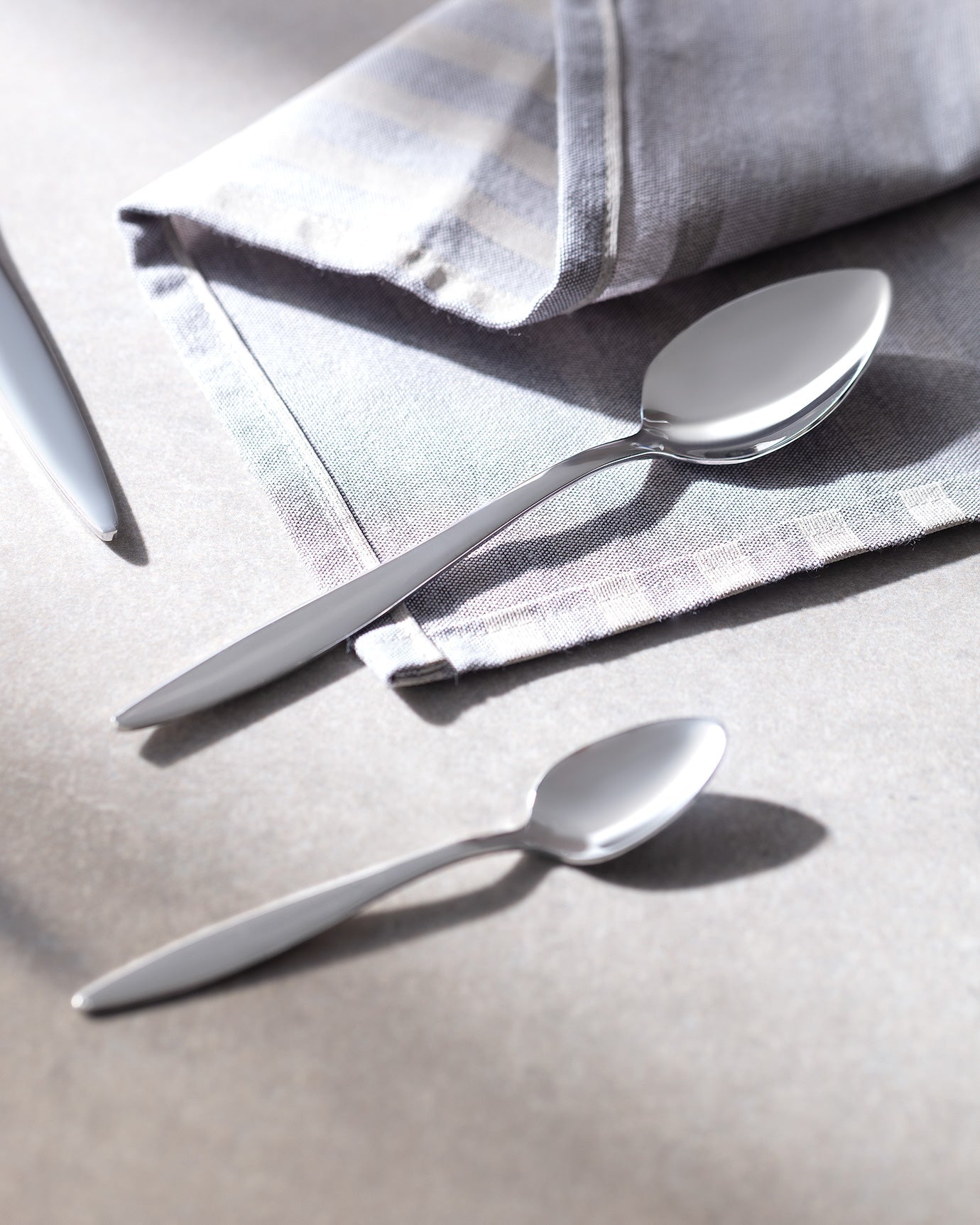 Cameo 42 Pcs Cutlery Set - Madame Coco JO
