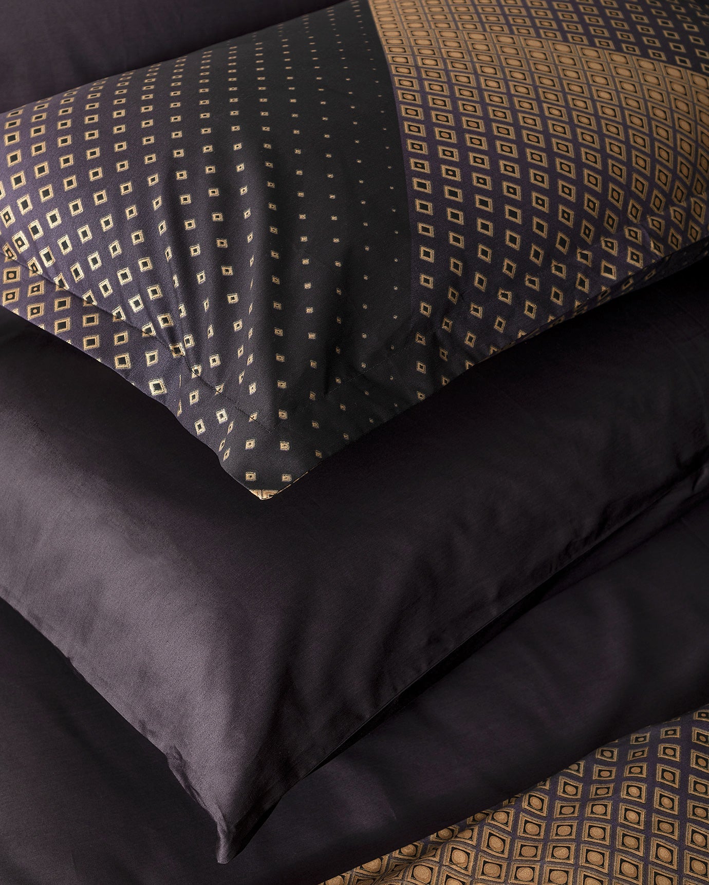 Aleon King Size Luxury Satin Duvet Cover Set - Madame Coco JO
