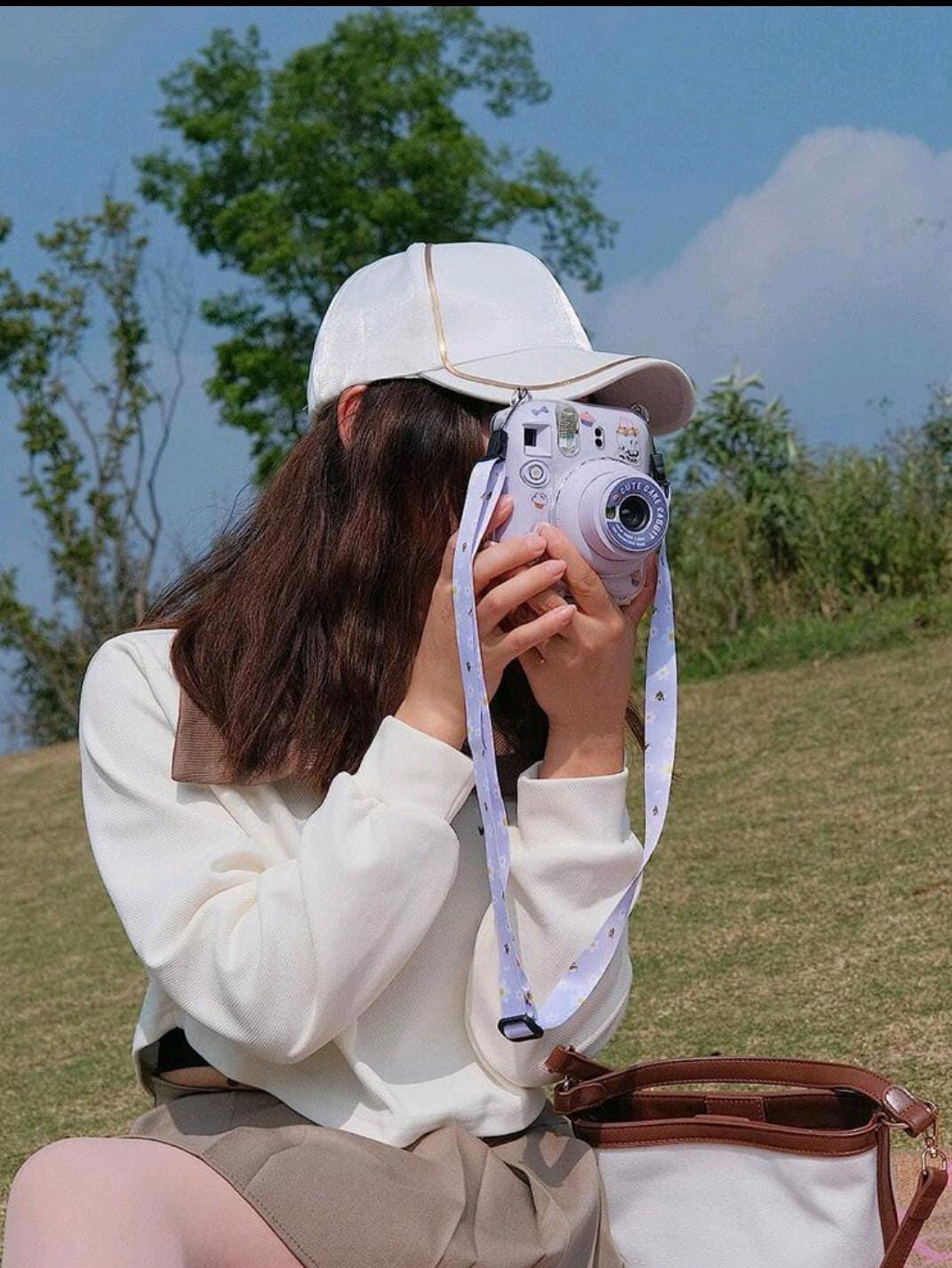 حقيبة حمل شفافة صلبة من مادة البولي فينيل كلوريد مع حزام كتف مقوس لكاميرا Instax Mini 12/Mini 12 الفورية