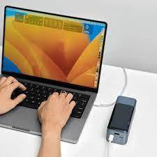 بنك طاقة WiWU بسعة 27000 مللي أمبير في الساعة من سلسلة Tank Series بقوة 145 وات لأجهزة الكمبيوتر المحمولة