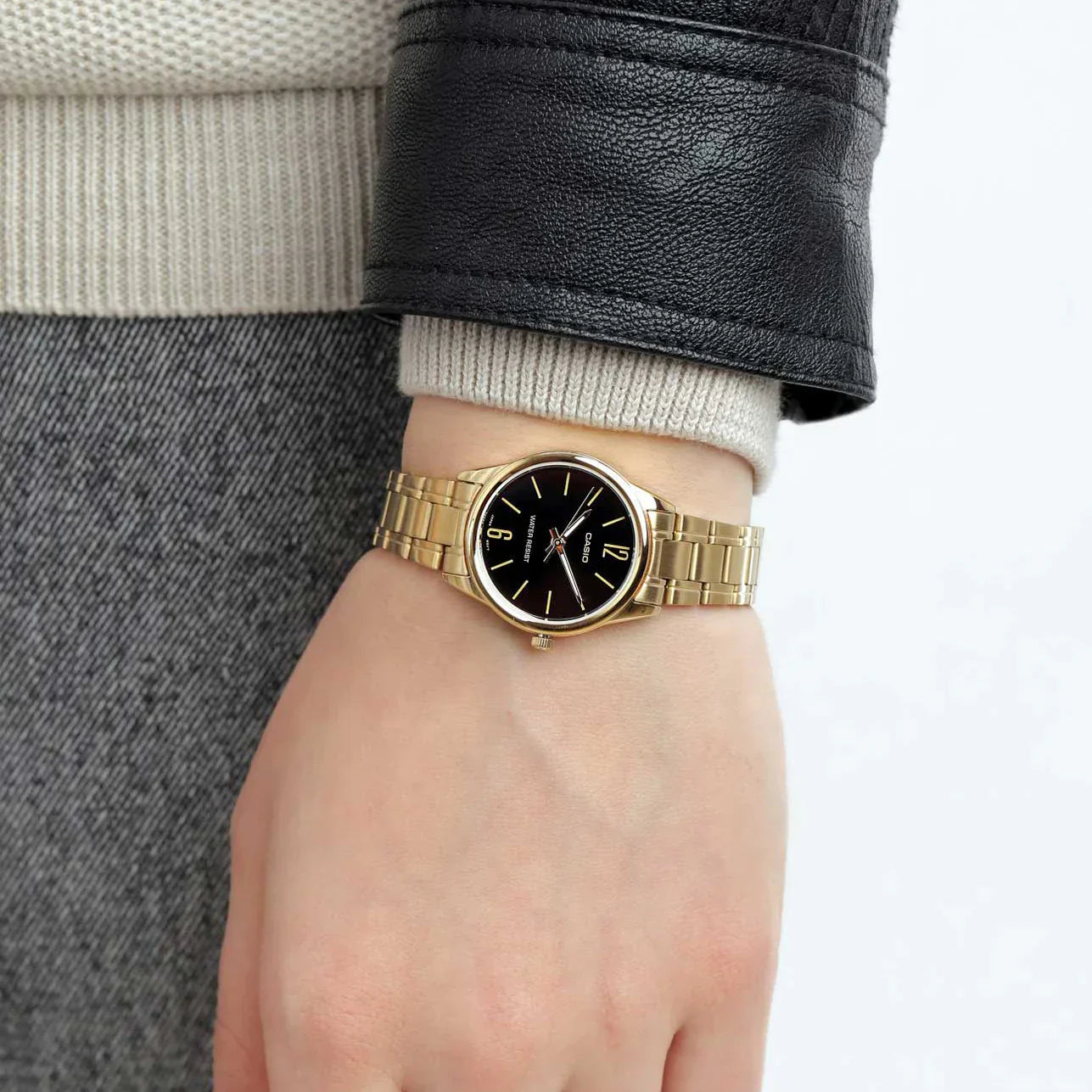 Casio Simple Golden St.Steel Black Dial For Women LTP-V005G-1B