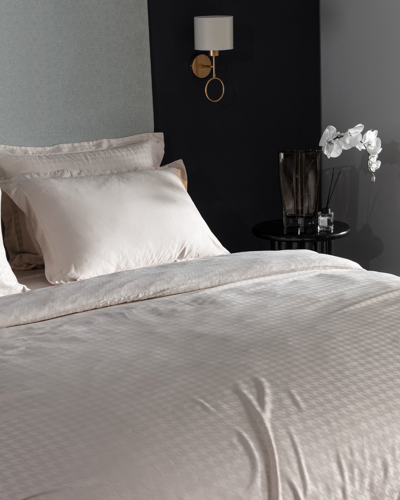 Lune Double Size Bamboo Satin Duvet Cover Set - Madame Coco JO