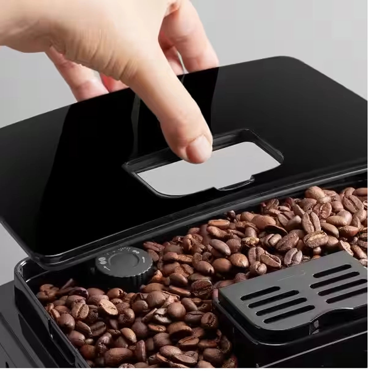 ماكينة إسبريسو ديلونجي ماغنيفيكا إس، ضغط 15 بار، سعة 1.8 لتر، مع مطحنة قهوة، لون أسود