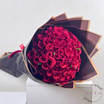 باقة كبيرة من الورود الحمراء
