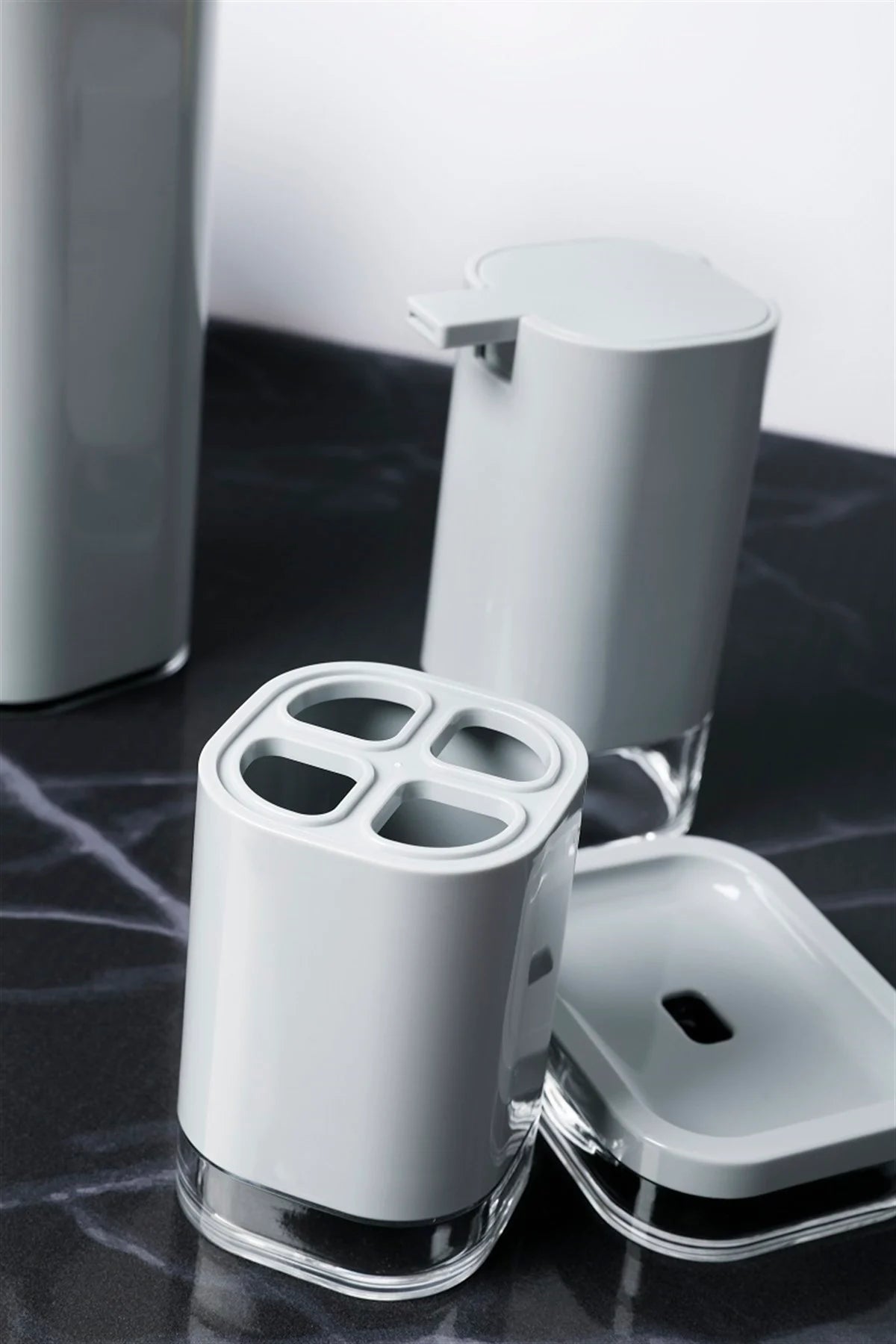 Primanova Klar Toothbrush Holder – Gray Plastic Design