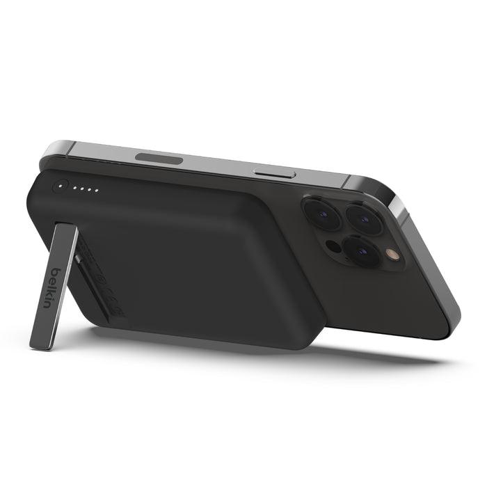 باور بانك لاسلكي مغناطيسي مع حامل من بيلكن - أسود