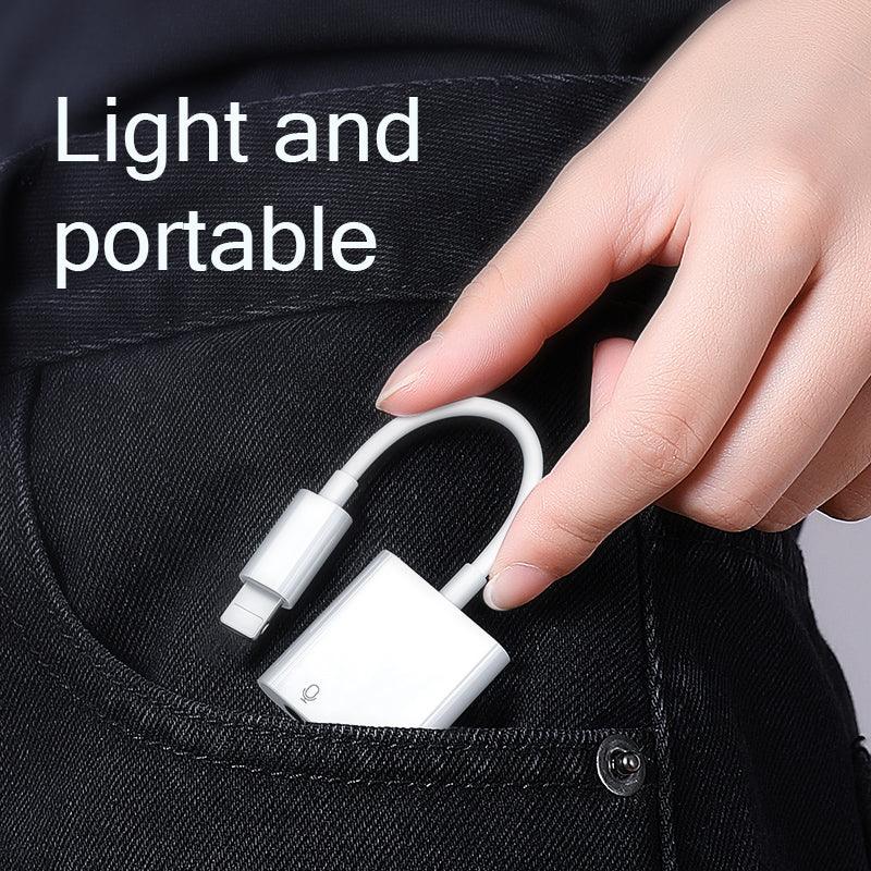 محول شحن وصوت من جوي روم لايتينج إلى 3.5 ملم للآيفون - أبيض