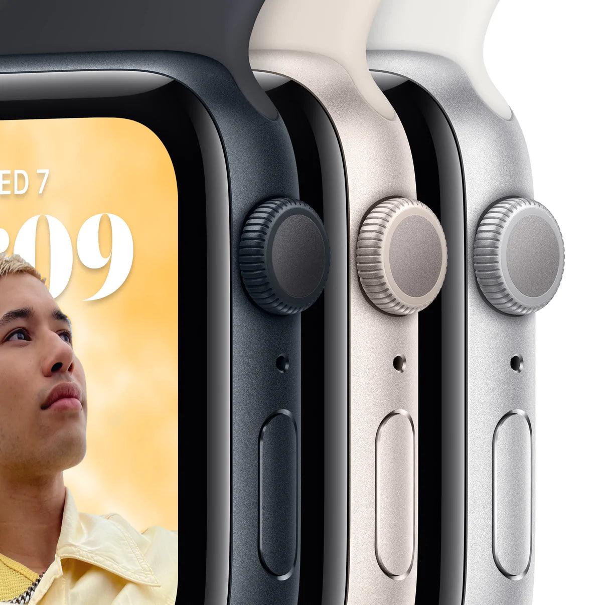 ساعة Apple Watch SE الجيل الثاني GPS 44 مم هيكل من الألومنيوم مع حزام رياضي