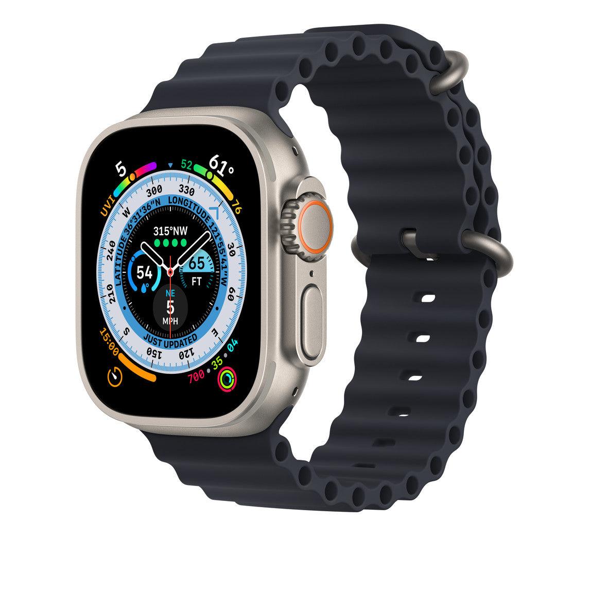 ساعة Apple Watch Ultra GPS + Cellular، هيكل من التيتانيوم مقاس 49 مم مع حلقة Trail Loop