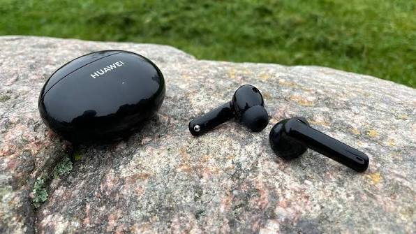 Best Headphones for Calls: How to Choose Clear-Sounding Headphones for Work and Daily Calls