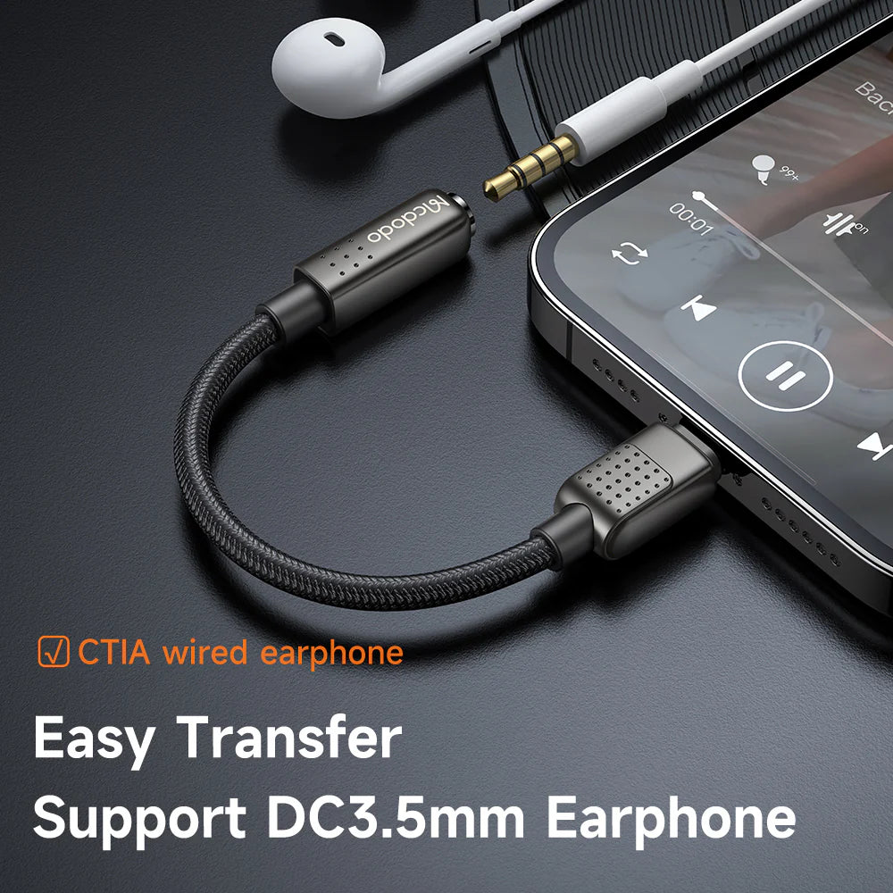 Mcdodo Lightning to DC3.5 Cable 11 cm for Audio Devices - Black Mcdodo Lightning to DC3.5 Cable 11 cm for Audio Devices - Black