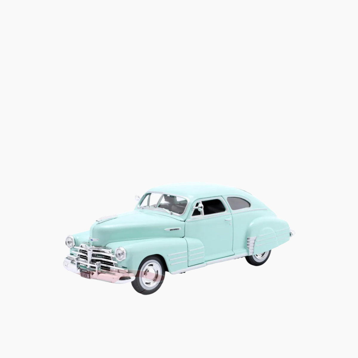 Maisto 1948 Chevrolet Fleetline Aerosedan Die-Cast Model Car – 1:24 Scale
