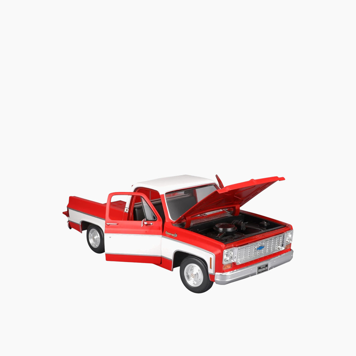 Maisto 1974 Chevrolet C10 Cheyenne Super Die-Cast Model Car – 1:18 Scale