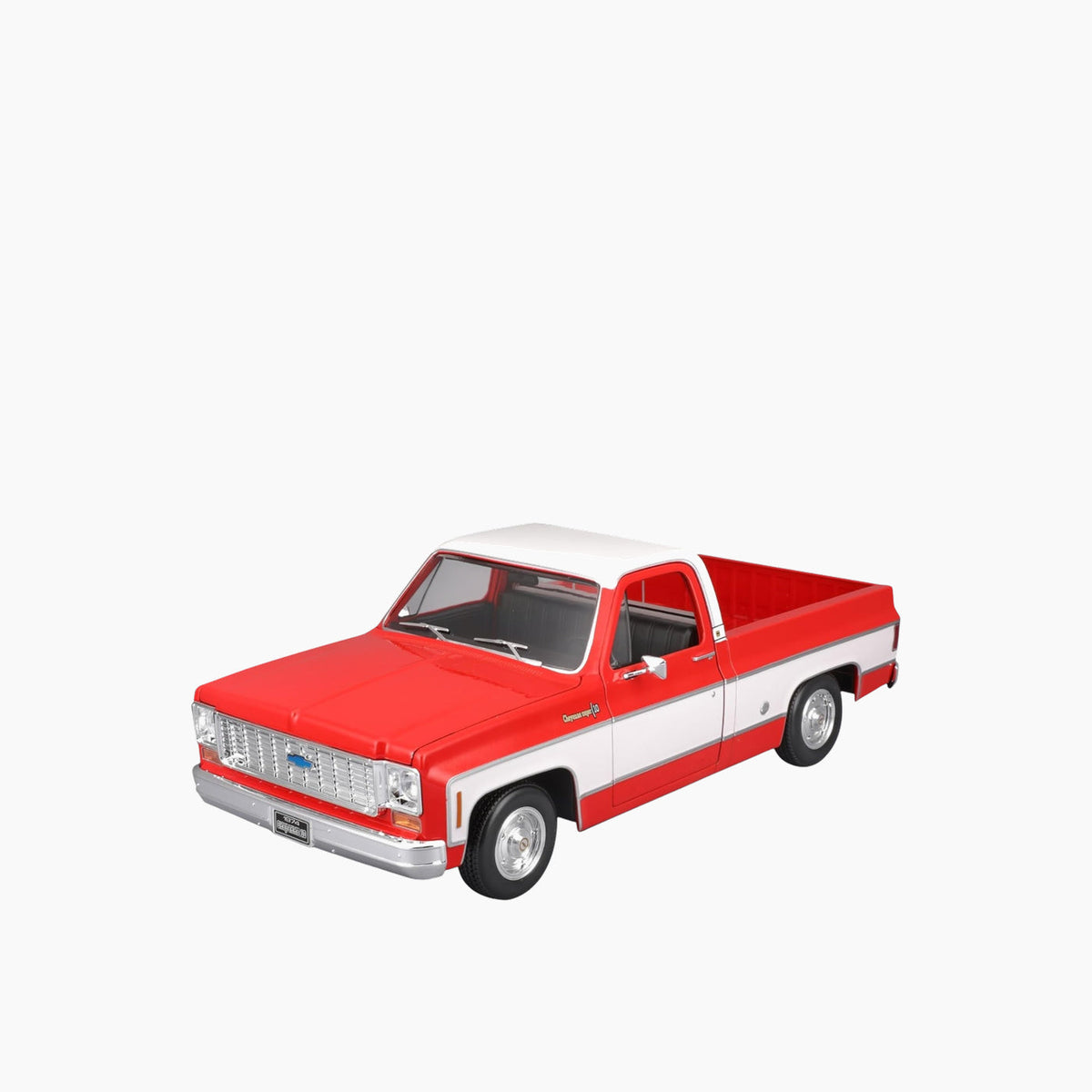 Maisto 1974 Chevrolet C10 Cheyenne Super Die-Cast Model Car – 1:18 Scale