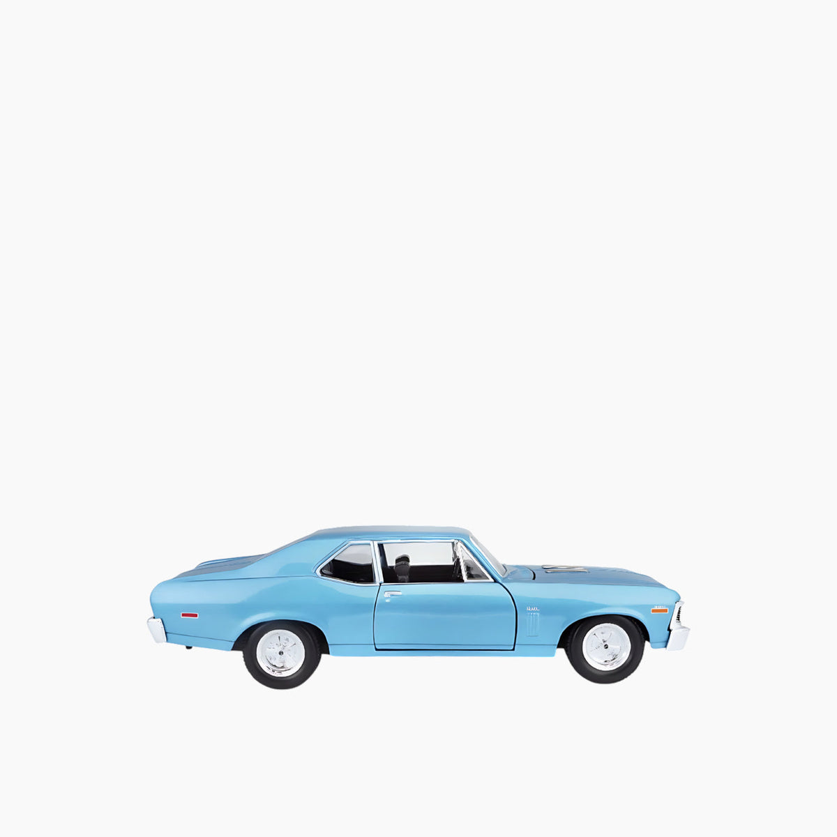 Maisto 1970 Chevrolet Nova SS Die-Cast Model Car – 1:24 Scale