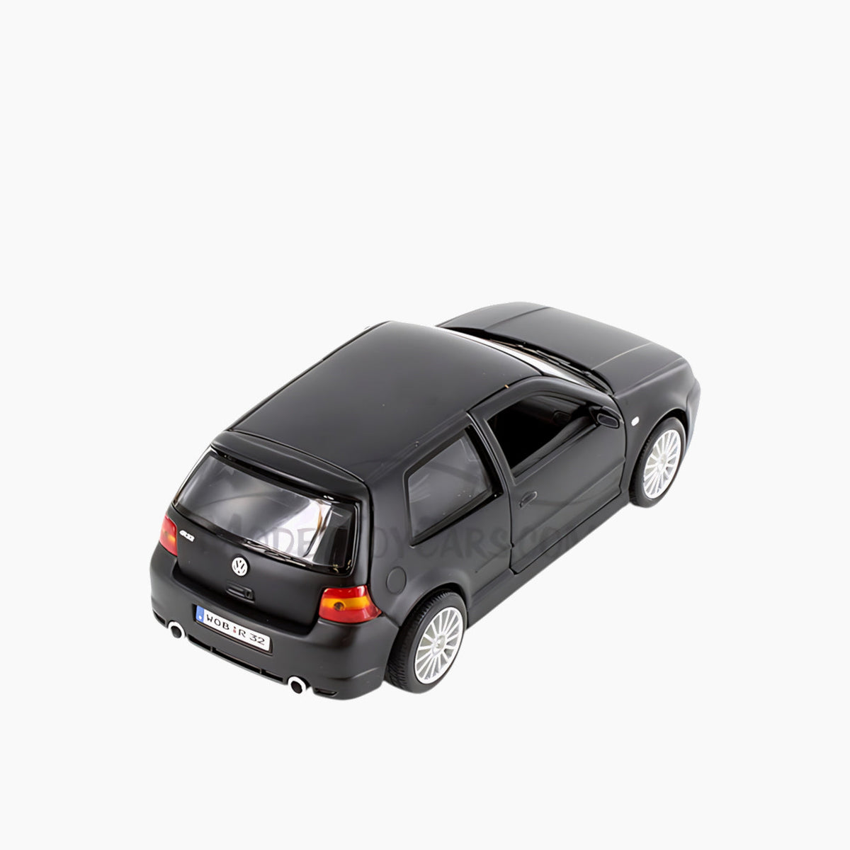 Maisto Volkswagen Golf R32 Die-Cast Model Car – 1:24 Scale