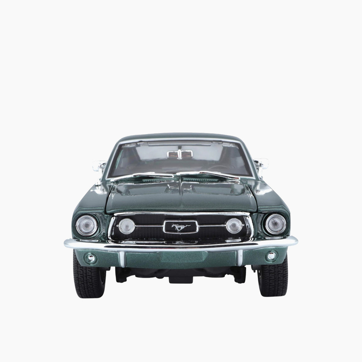 Maisto 1967 Ford Mustang Fastback Die-Cast Model Car – 1:18 Scale
