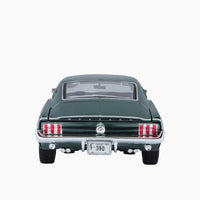 Maisto 1967 Ford Mustang Fastback Die-Cast Model Car – 1:18 Scale