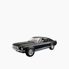 Maisto 1967 Ford Mustang Fastback Die-Cast Model Car – 1:18 Scale