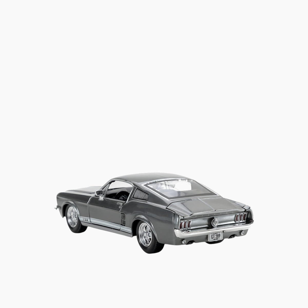 Maisto 1967 Ford Mustang GT Die-Cast Model Car – 1:24 Scale