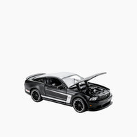 Maisto Ford Mustang Boss 302 Die-Cast Model Car – 1:24 Scale