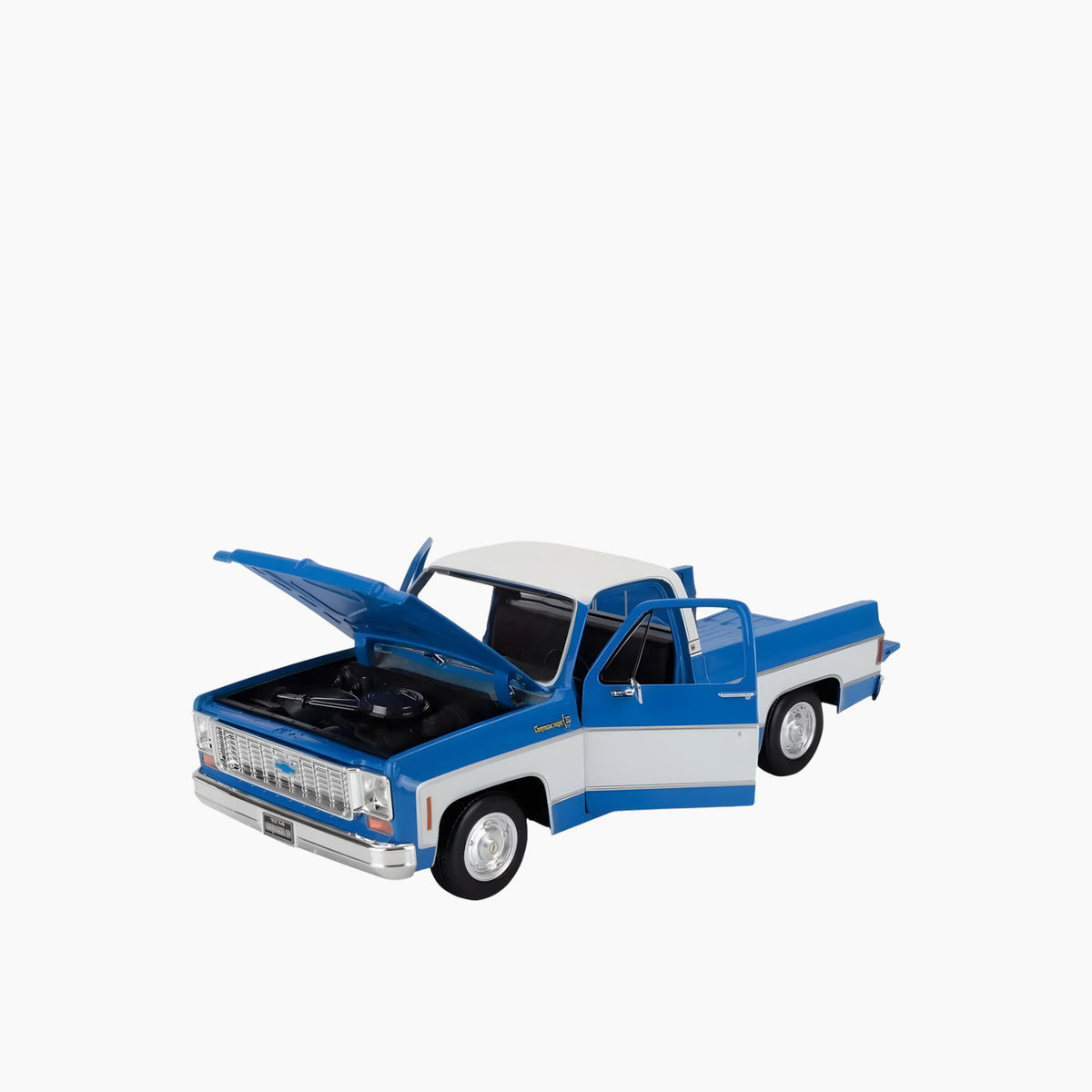 Maisto 1974 Chevrolet C10 Cheyenne Super Die-Cast Model Car – 1:18 Scale