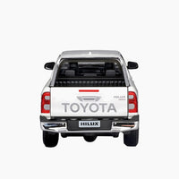 Maisto Toyota Hilux Die-Cast Model Car – 1:27 Scale