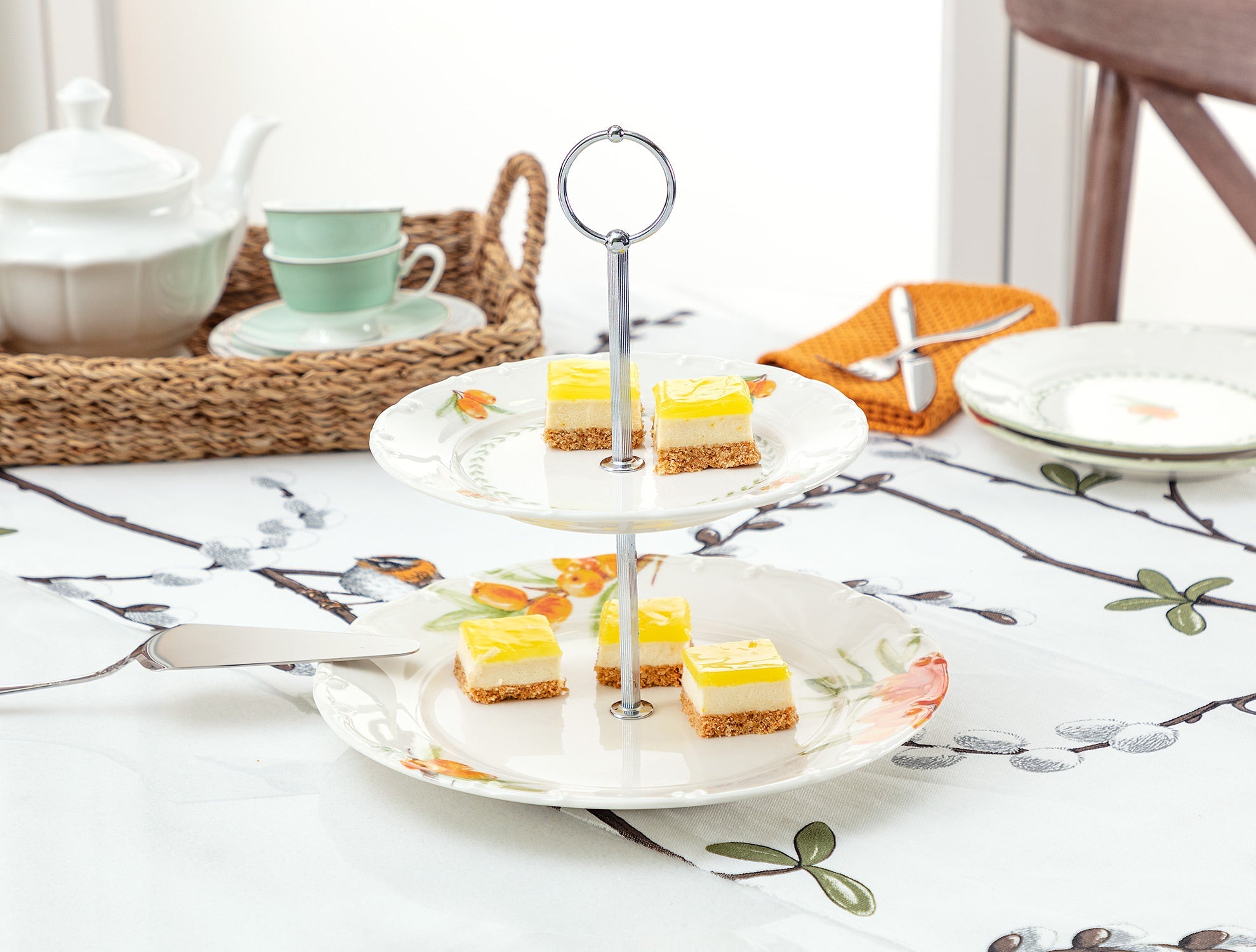 Eleagnus 2 Layer Cake Stand - Madame Coco JO