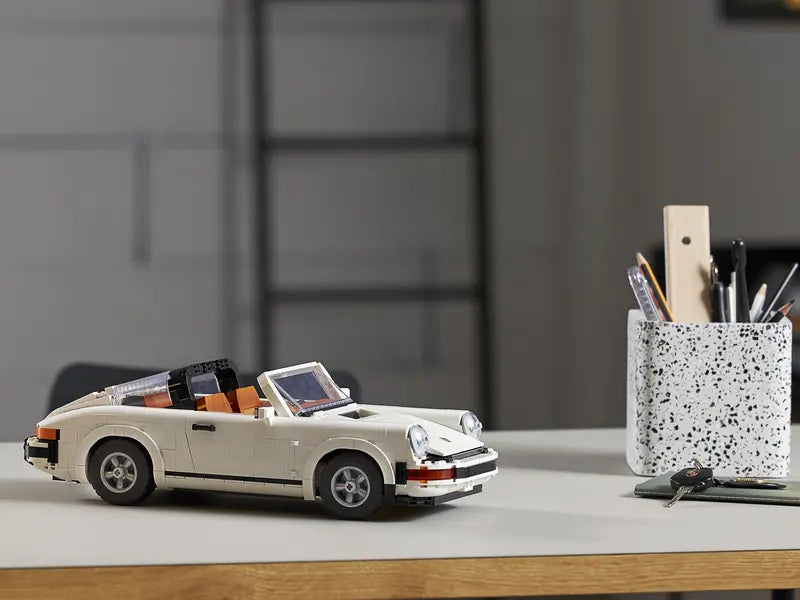 LEGO® Porsche 911 – سيارة رياضية أيقونية للبناء والكبار