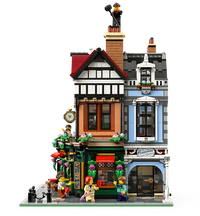 LEGO® Tudor Corner – Classic Modular Building Set