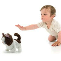دمية Pugs At Play Bella - قطة تمشي تفاعلية للأطفال