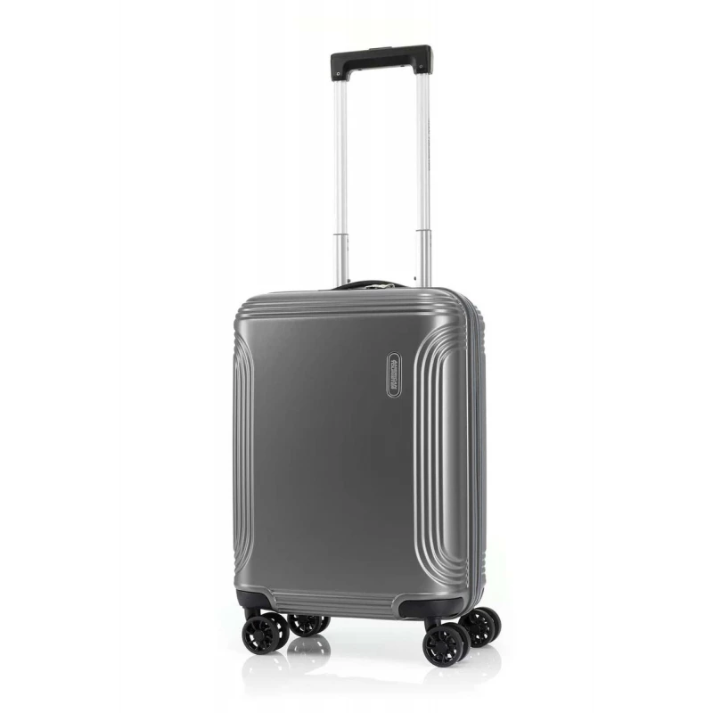 شنطة سفر Trigard 55 سم من American Tourister – حجم مثالي للسفر
