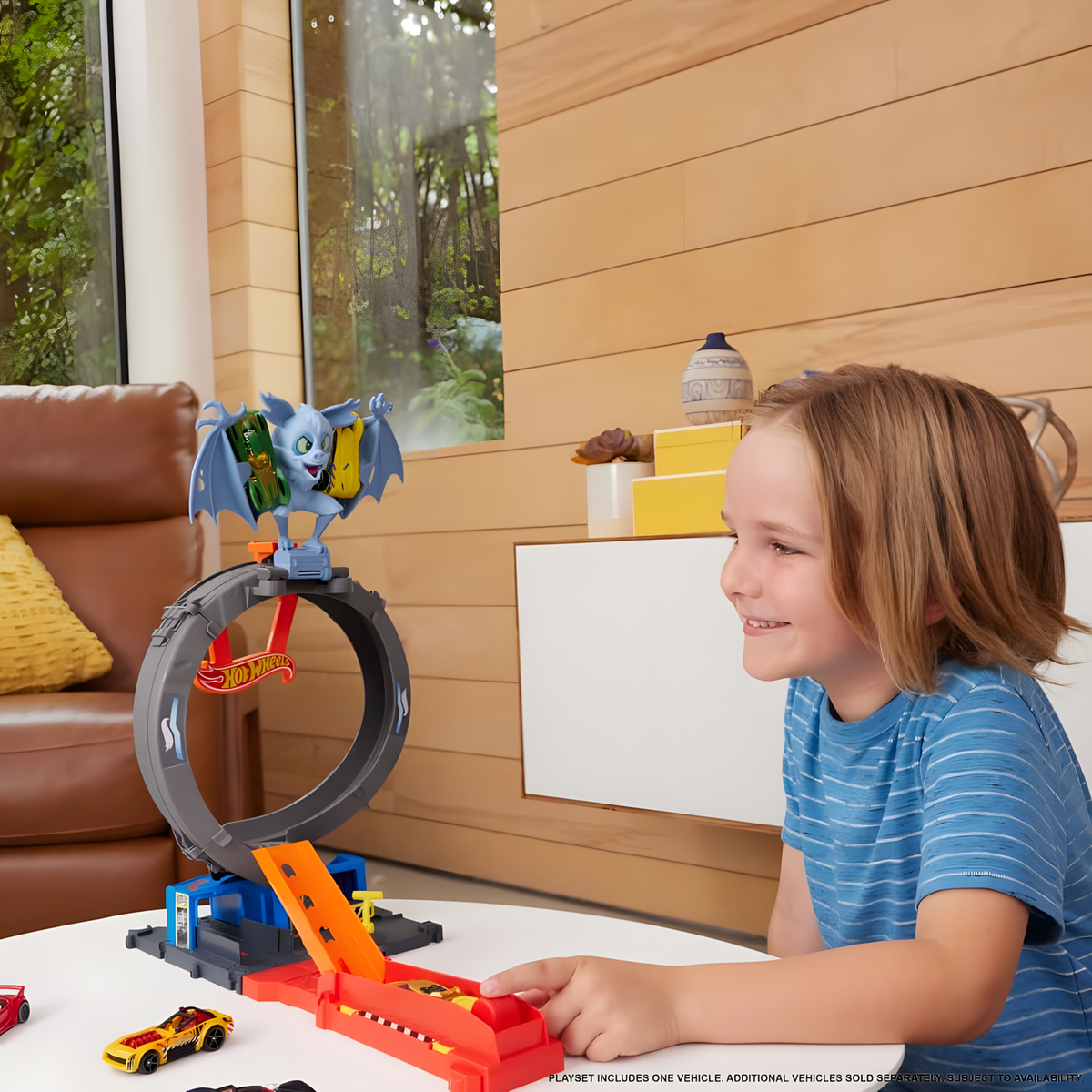 Hot Wheels City Bat vs Tire Shop – Assorted