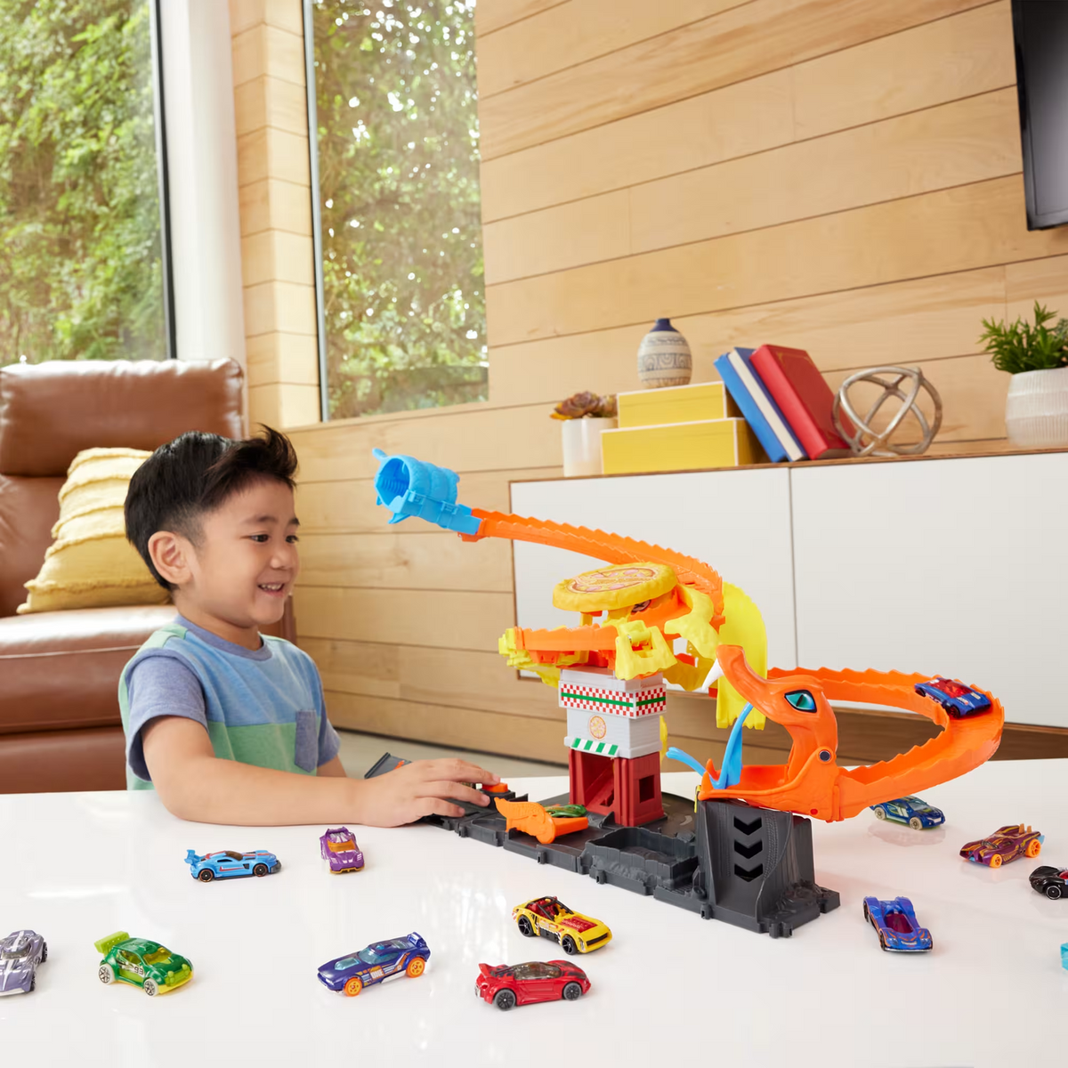 Hot Wheels City Snake & Pizza Shop