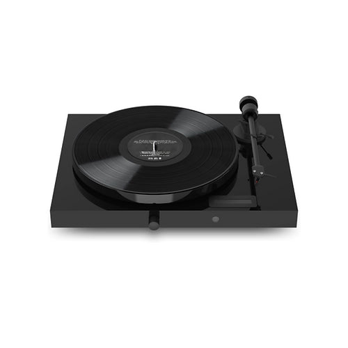 Pro-Ject JukeBox E1 Piano - نظام مشغل أسطوانات متعدد الأغراض