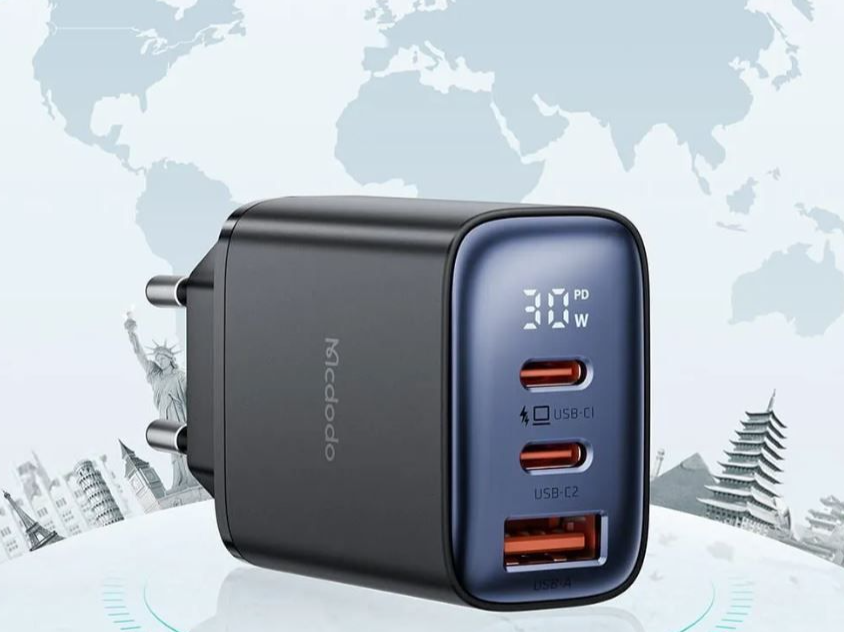 Mcdodo 30W Wall Charger with Retractable Cable & Display - Black Mcdodo 30W Wall Charger with Retractable Cable & Display - Black