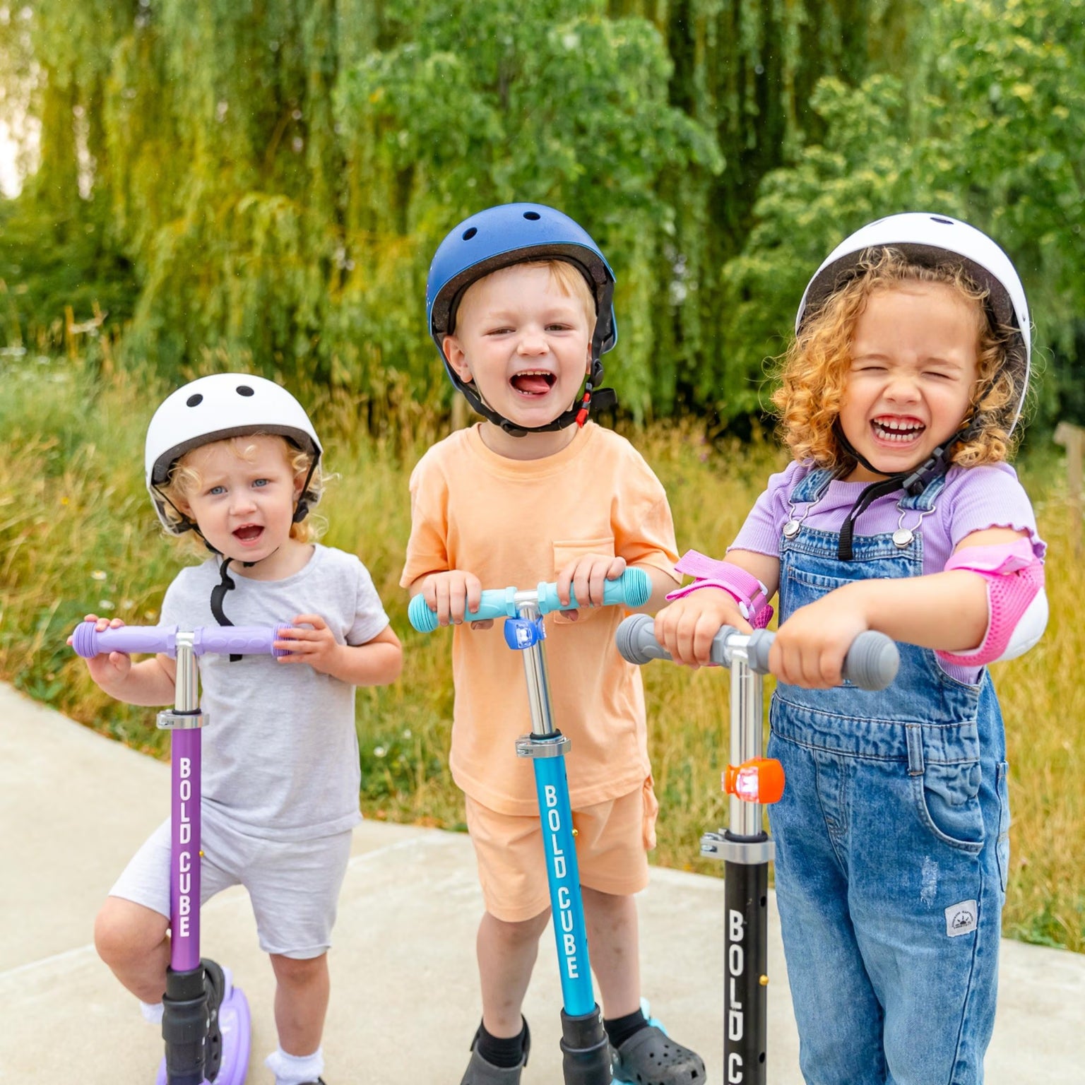 Boldcube – Three Wheel Scooter Teeny | Rocket Black | Ages 3-8 Boldcube – Three Wheel Scooter Teeny | Rocket Black | Ages 3-8