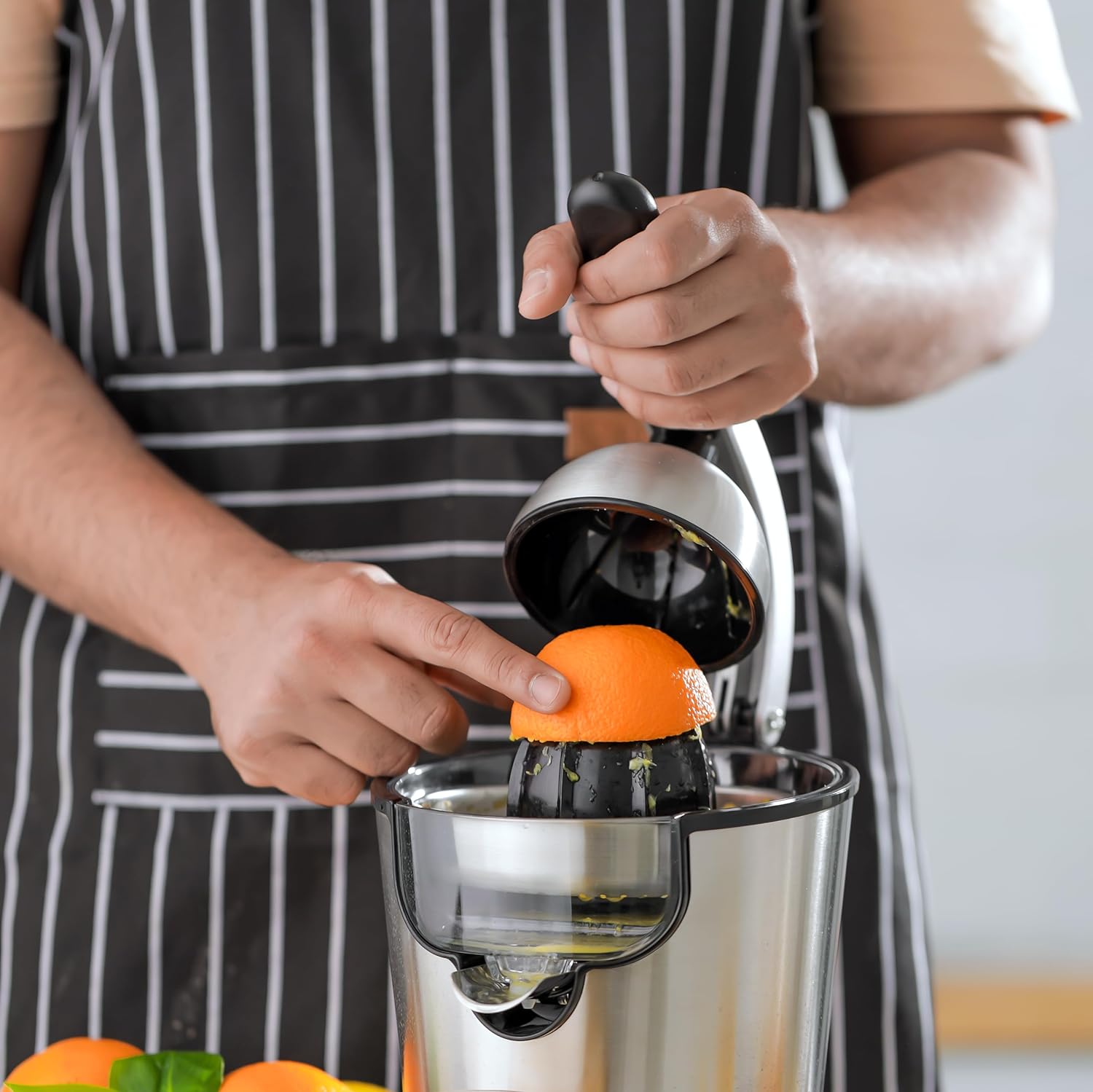 Geepas Stainless Steel Citrus Juicer 300W Geepas Stainless Steel Citrus Juicer 300W