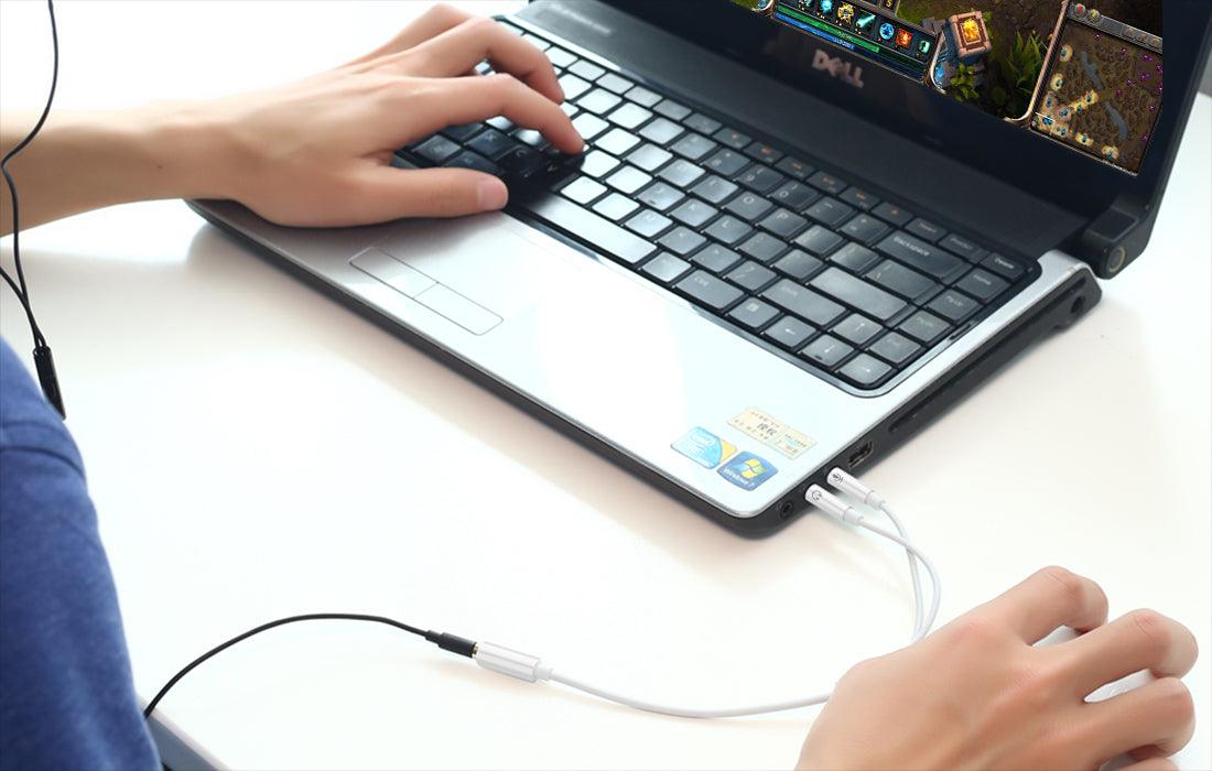 كابل UGREEN 3.5 ملم أنثى إلى 2 ذكر - علبة ألومنيوم - أبيض كابل UGREEN 3.5 ملم أنثى إلى 2 ذكر - علبة ألومنيوم - أبيض