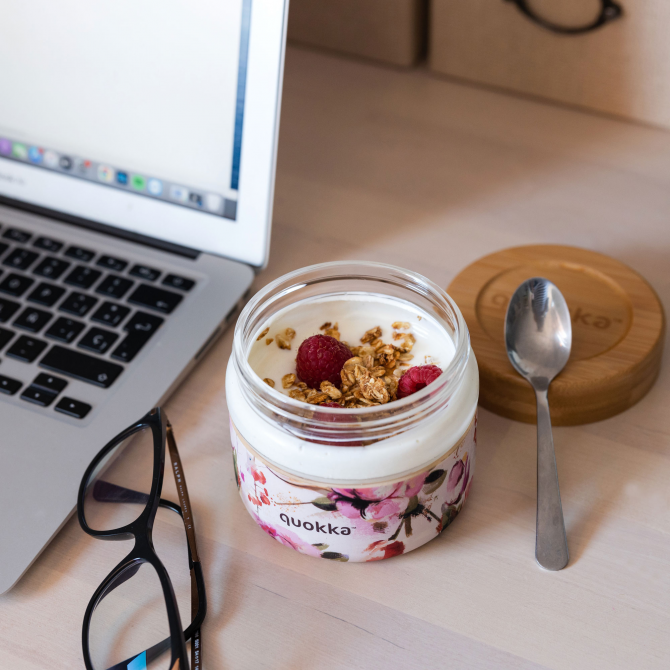 QUOKKA Glass Food Jar 500ml - Dark Flowers with Silicone Cover