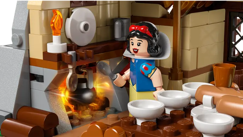LEGO® Disney - Snow White and the Seven Dwarfs' Cottage LEGO® Disney - Snow White and the Seven Dwarfs' Cottage