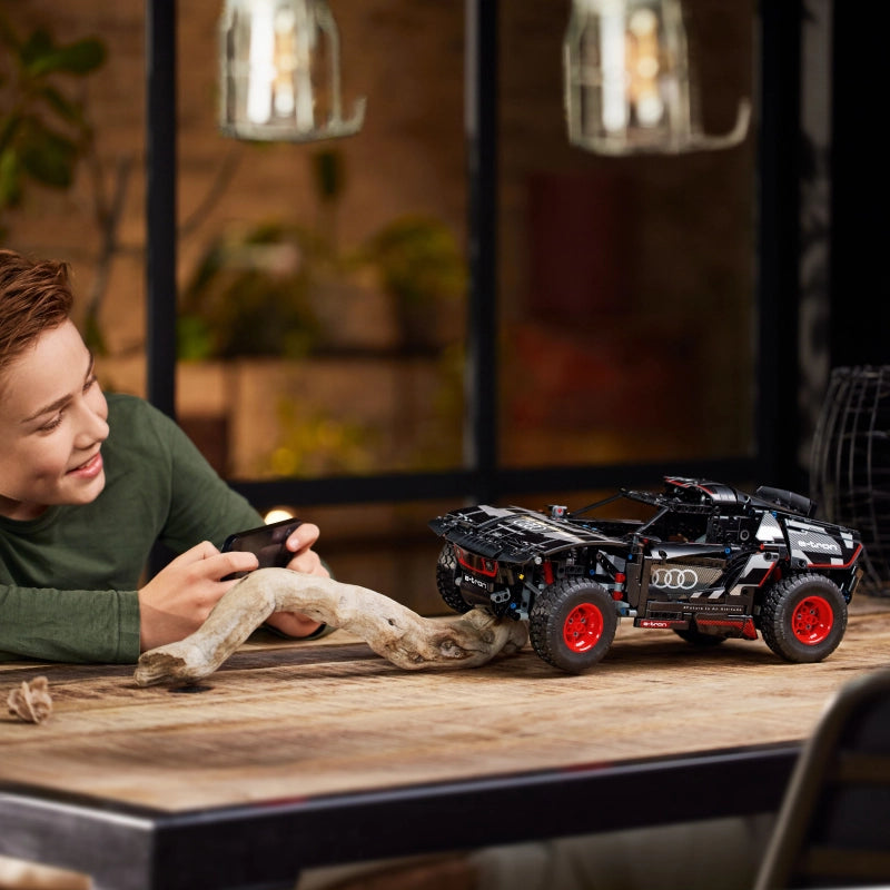 LEGO Technic أودي RS Q e-tron 42160 – 914 قطعة
