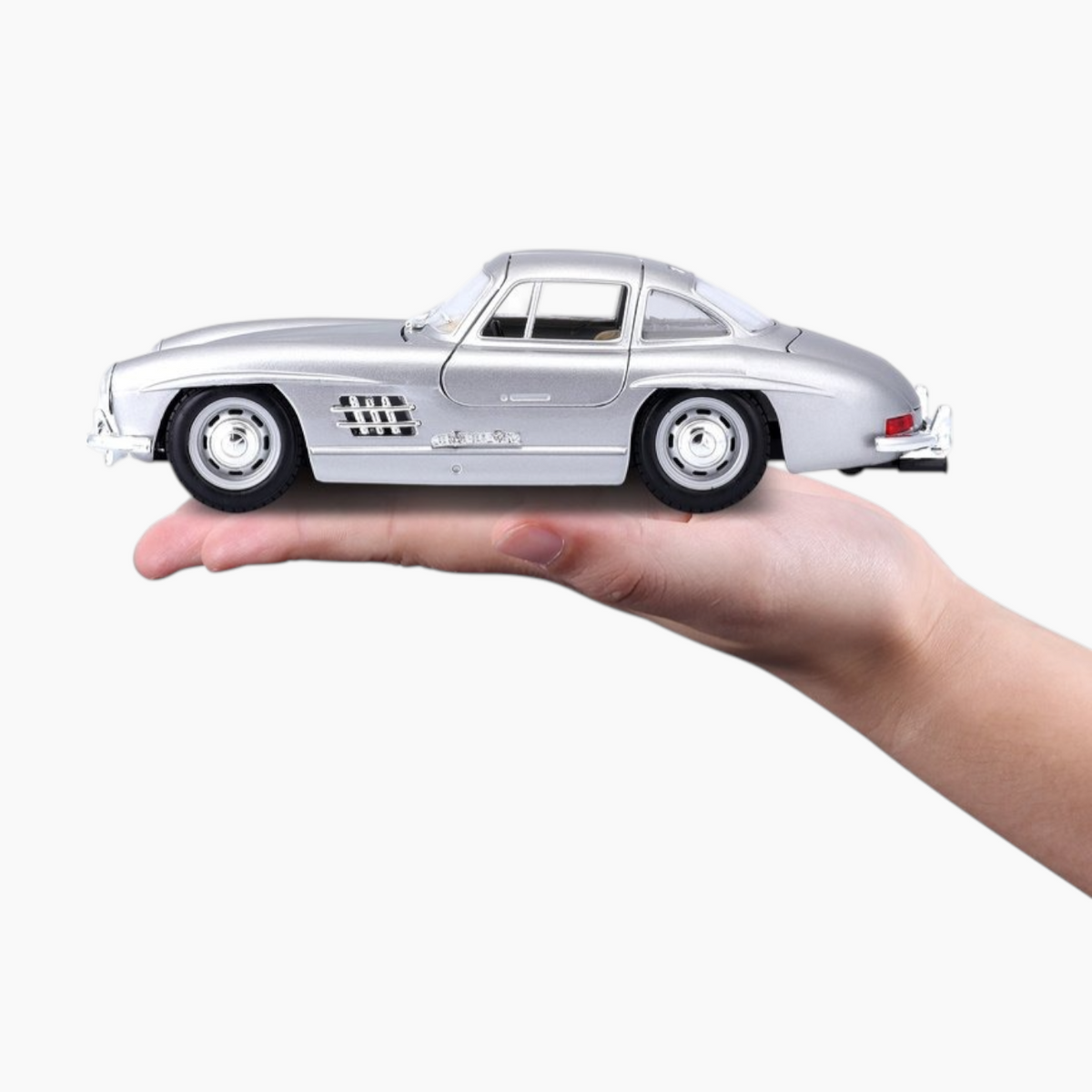 Maisto Mercedes-Benz 300 SL (1954) Die-Cast Model Car – 1:24 Scale
