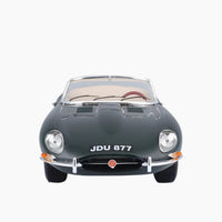 Maisto Jaguar "E" Cabrio. (1961) Die-Cast Model Car – 1:18 Scale