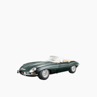 Maisto Jaguar "E" Cabrio. (1961) Die-Cast Model Car – 1:18 Scale