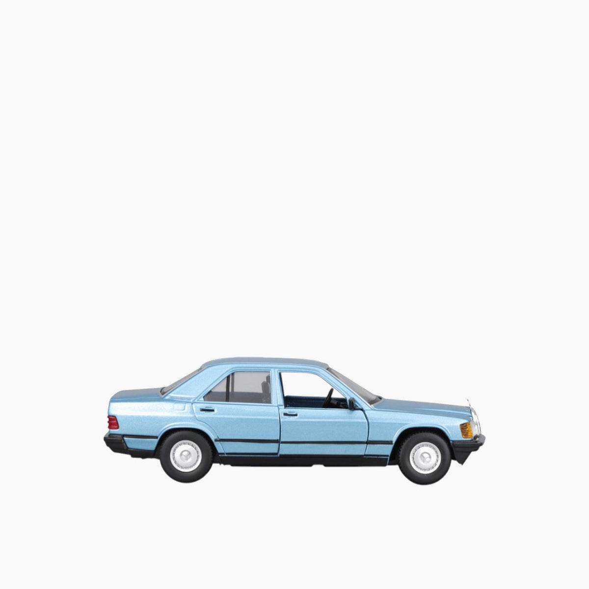 Maisto 1987 Mercedes-Benz 190E Die-Cast Model Car – 1:25 Scale